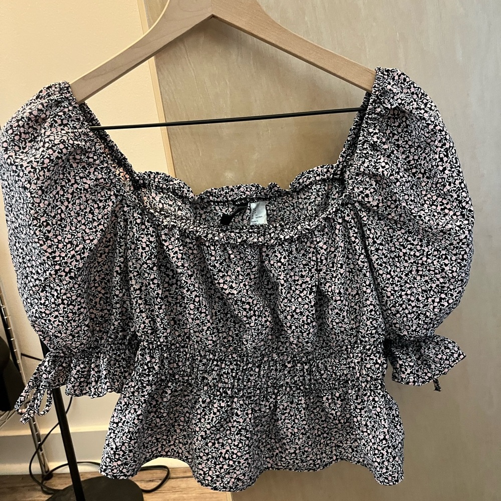 H&M Short Sleeve Top - Picture 5 of 6